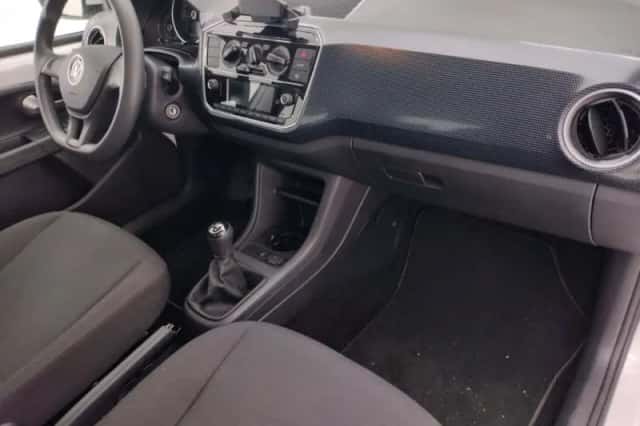 Volkswagen Up! (2021) thumbnail 3