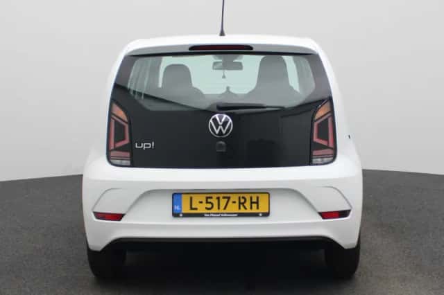 Volkswagen Up! (2021) thumbnail 5
