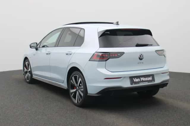 Volkswagen Golf (2025) thumbnail 2
