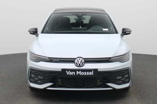 Volkswagen Golf (2025) thumbnail 3
