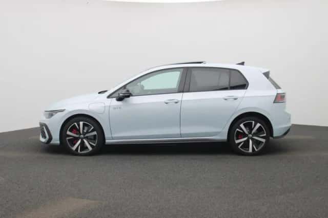 Volkswagen Golf (2025) thumbnail 4