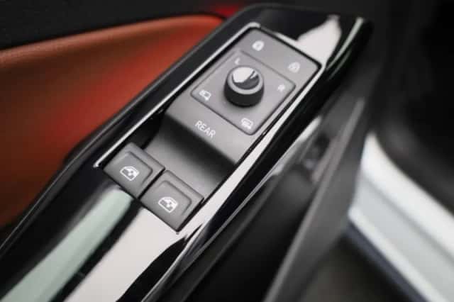 Volkswagen ID.4 (2021) thumbnail 35
