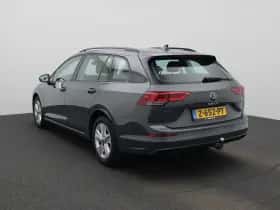 Volkswagen Golf (2022) thumbnail 2