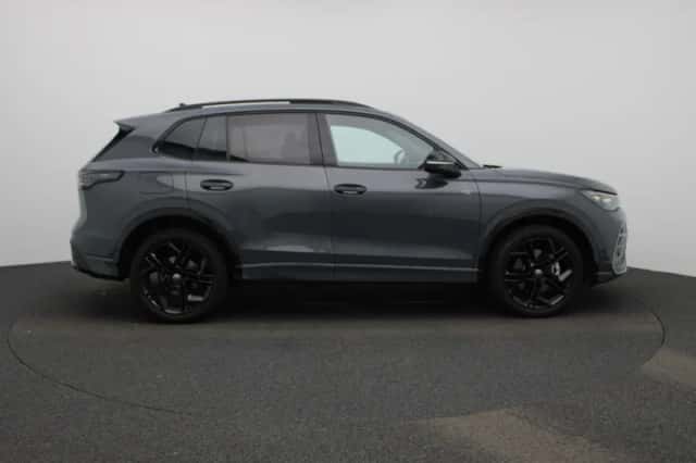 Volkswagen Tiguan (2025) thumbnail 6