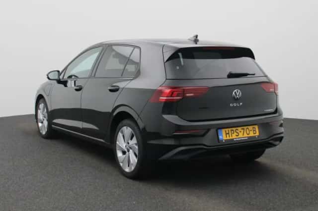 Volkswagen Golf (2025) thumbnail 2