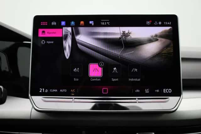 Volkswagen Golf (2025) thumbnail 26