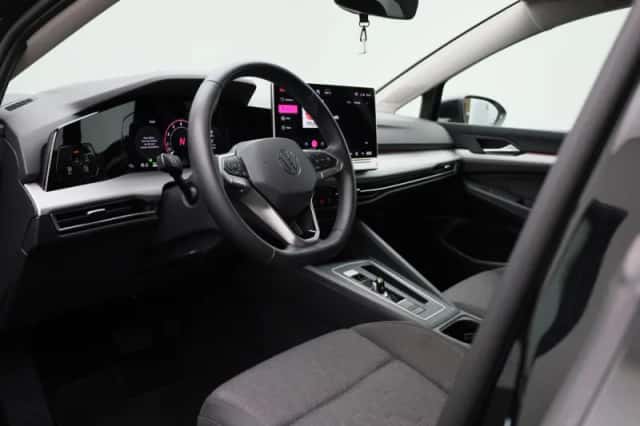 Volkswagen Golf (2025) thumbnail 32