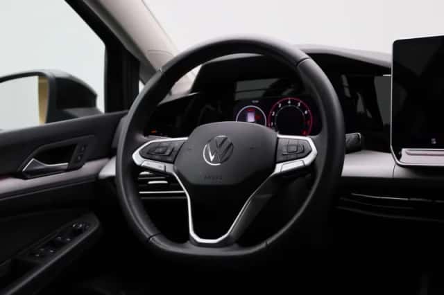 Volkswagen Golf (2025) thumbnail 37
