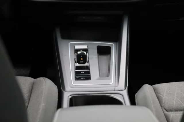 Volkswagen Golf (2025) thumbnail 10