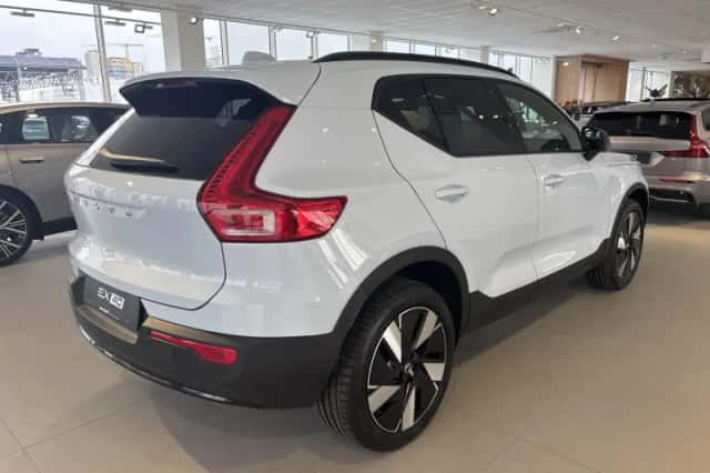 Volvo EX40 (2026) thumbnail 4