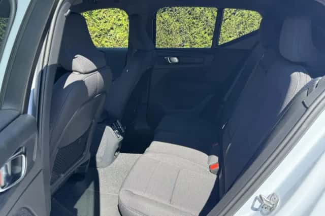Volvo EX40 (2026) thumbnail 5