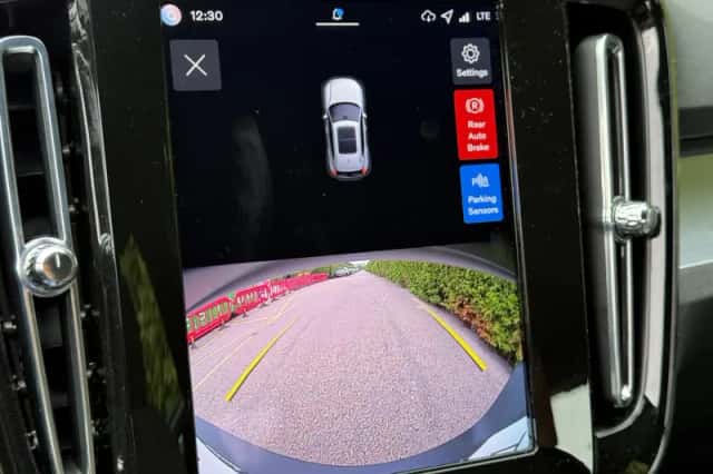 Volvo XC40 (2025) thumbnail 4