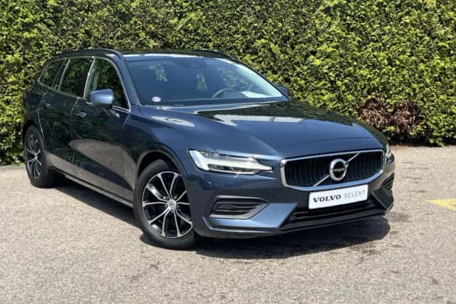 Volvo V60 (2022) thumbnail 2