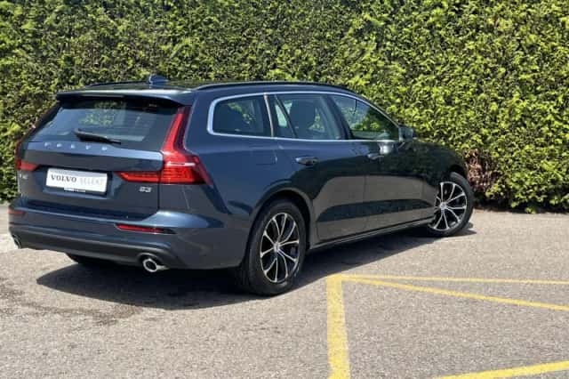 Volvo V60 (2022) thumbnail 5