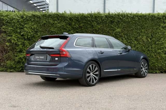 Volvo V90 (2022) thumbnail 2