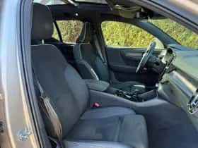 Volvo XC40 (2022) thumbnail 5