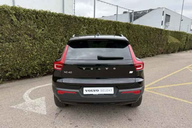 Volvo XC40 (2022) thumbnail 3