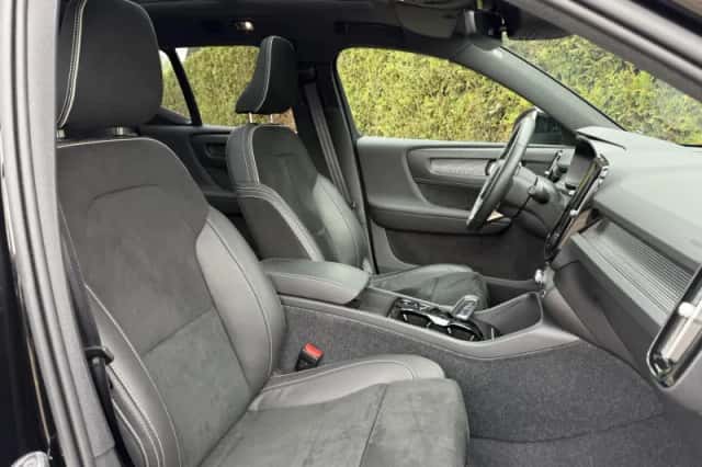 Volvo XC40 (2022) thumbnail 4