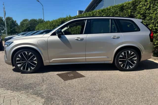 Volvo XC90 (2025) thumbnail 2