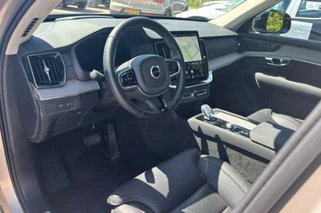 Volvo XC90 (2025) thumbnail 3