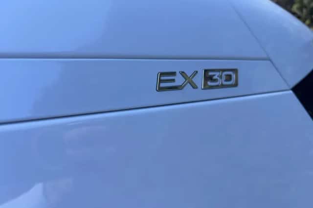 Volvo EX30 (2024) thumbnail 4