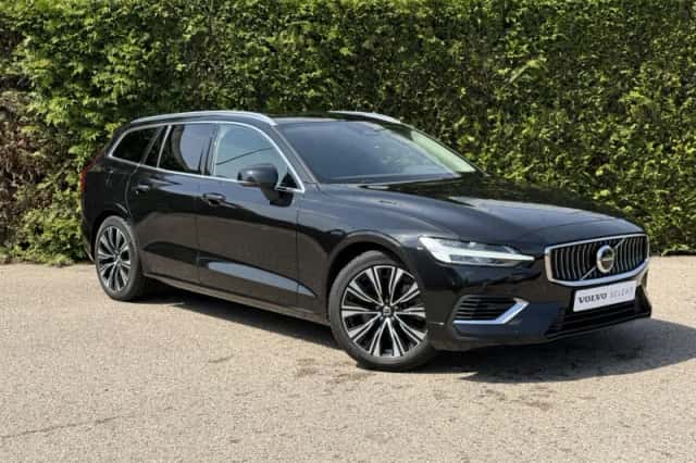 Volvo V60 (2022) thumbnail 2