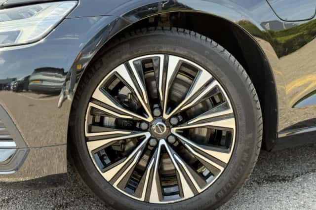 Volvo V60 (2022) thumbnail 6
