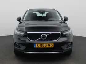 Volvo XC40 (2021) thumbnail 3
