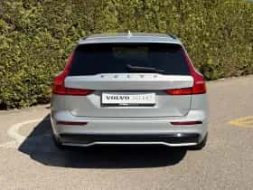 Volvo V60 (2022) thumbnail 2