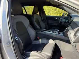 Volvo V60 (2022) thumbnail 4