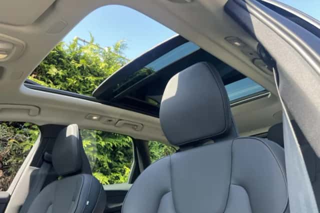 Volvo XC60 (2025) thumbnail 2