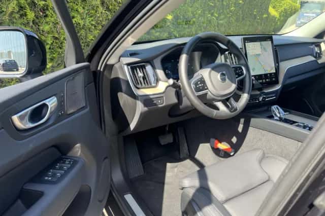 Volvo XC60 (2025) thumbnail 4