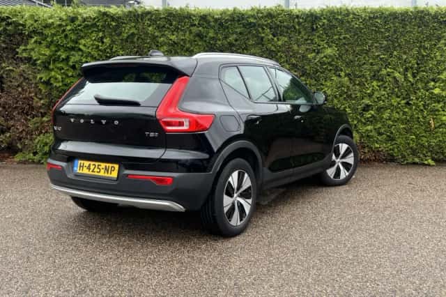Volvo XC40 (2020) thumbnail 2