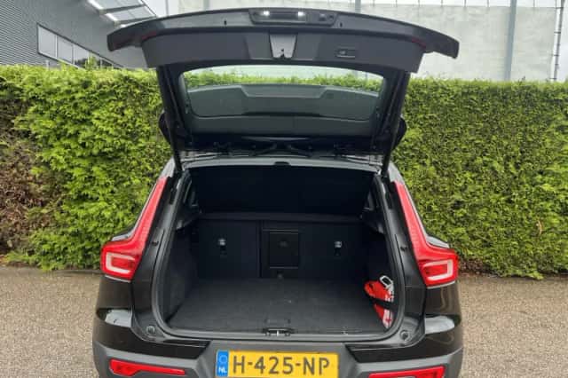 Volvo XC40 (2020) thumbnail 4
