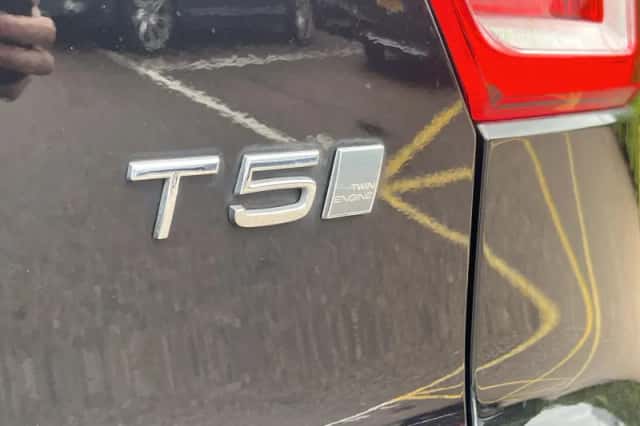Volvo XC40 (2020) thumbnail 5