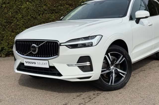 Volvo XC60 (2022) thumbnail 2