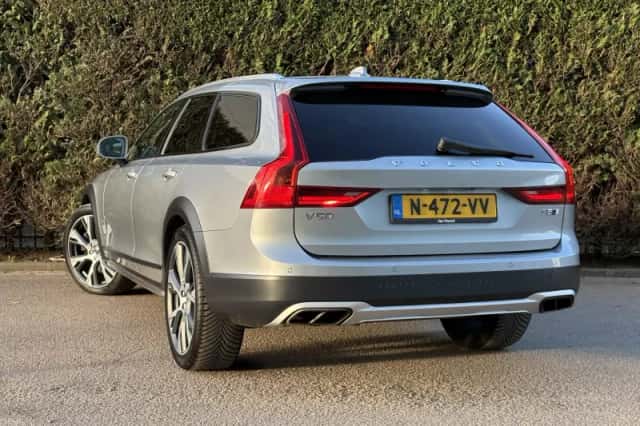 Volvo V90 (2017) thumbnail 2