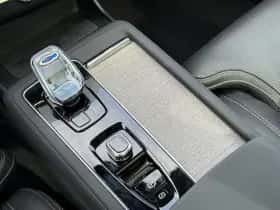 Volvo XC90 (2025) thumbnail 36