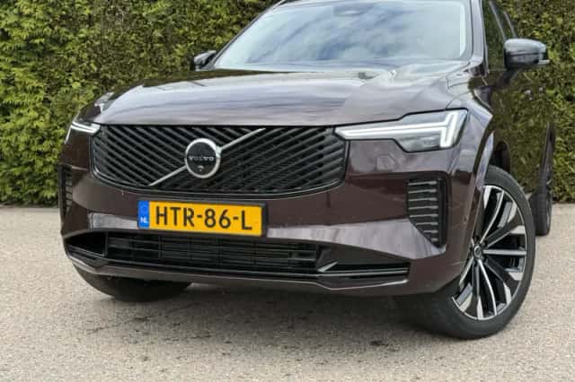 Volvo XC90 (2025) thumbnail 3