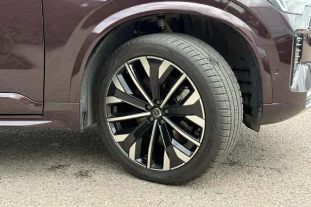 Volvo XC90 (2025) thumbnail 5
