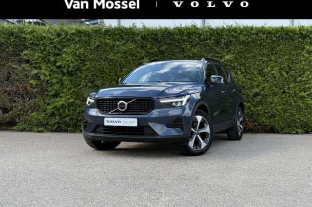 Volvo XC40 (2025) thumbnail 1