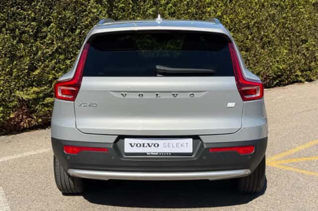 Volvo XC40 (2022) thumbnail 2
