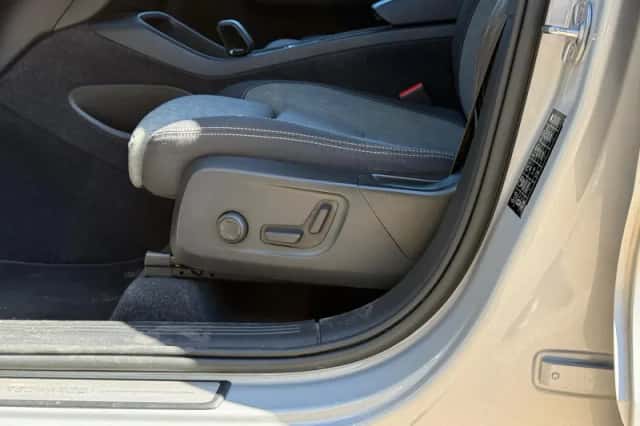 Volvo XC40 (2022) thumbnail 5
