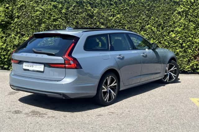 Volvo V90 (2022) thumbnail 2