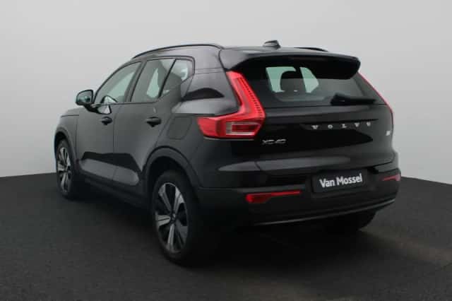 Volvo XC40 (2022) thumbnail 2