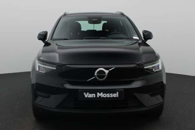 Volvo XC40 (2022) thumbnail 3