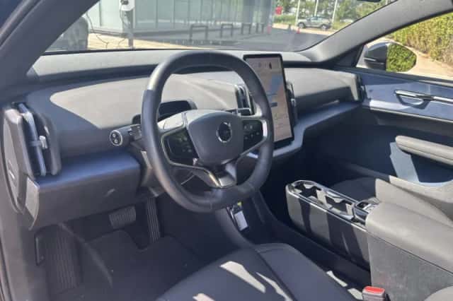 Volvo EX30 (2024) thumbnail 5