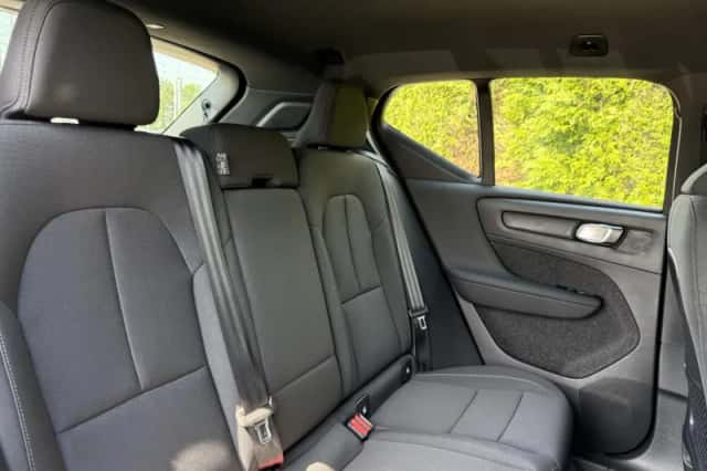 Volvo EX40 (2026) thumbnail 4