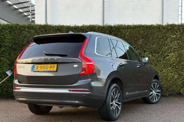 Volvo XC90 (2023) thumbnail 2