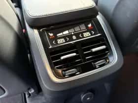 Volvo XC90 (2023) thumbnail 27